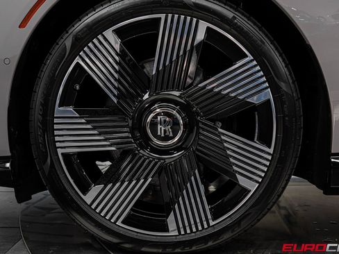 Used 2025 Rolls-Royce Spectre AWD/4WD image 22