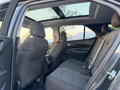 Used 2018 Chevrolet Equinox LT FWD image 14
