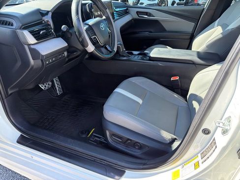 Used 2025 Toyota Camry SE w/ Multimedia Upgrade Package FWD image 9