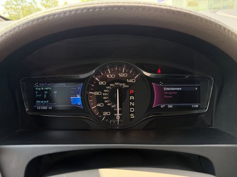 Used 2014 Lincoln MKX FWD w/ Equipment Group 101A image 17