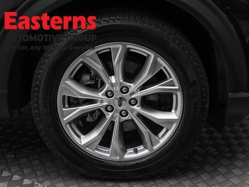 Used 2022 Ford Explorer XLT w/ Equipment Group 202A image 32