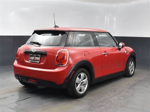 Used 2020 MINI Cooper 2-Door Hardtop w/ Storage Package image 19