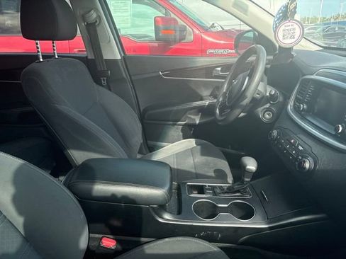 Used 2019 Kia Sorento L FWD image 13