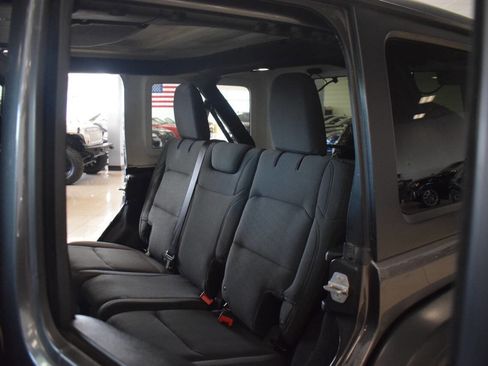 Used 2018 Jeep Wrangler Unlimited Sport S AWD/4WD image 64