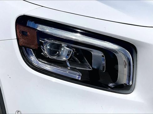 Used 2023 Mercedes-Benz GLB 250 image 26