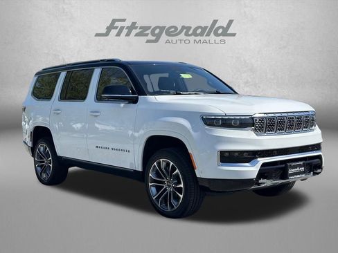 Used 2024 Jeep Grand Wagoneer Series III w/ HD Trailer Tow Package AWD/4WD image 1