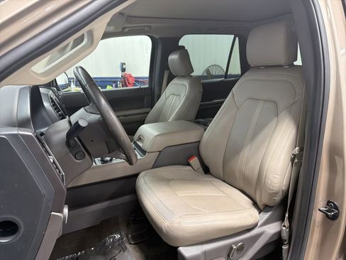 Used 2020 Ford Expedition Limited w/ Equipment Group 301A AWD/4WD image 14