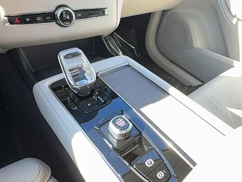 New 2026 Volvo XC90 T8 Ultra w/ Protection Package Premier image 21