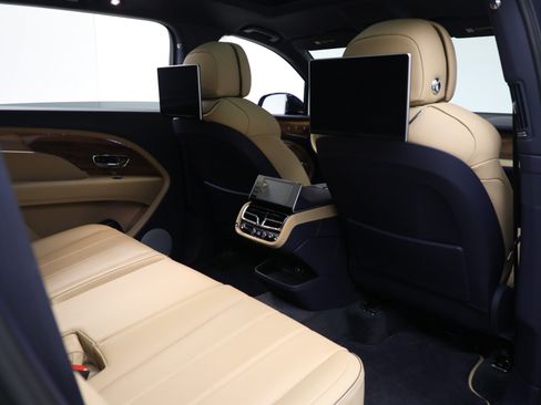 Certified 2024 Bentley Bentayga Extended Wheelbase AWD/4WD image 24