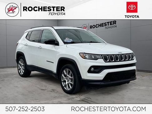 Used 2022 Jeep Compass Latitude AWD/4WD image 1
