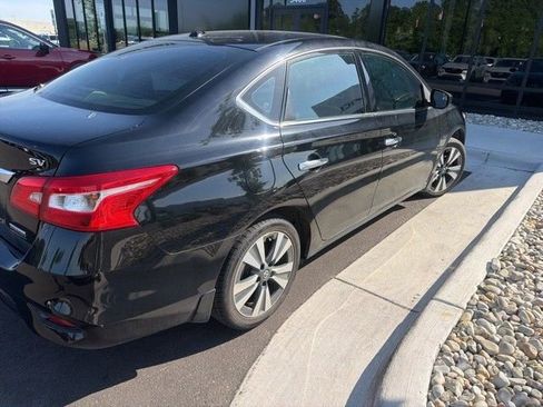 Used 2019 Nissan Sentra SV w/ Special Edition Package FWD image 12
