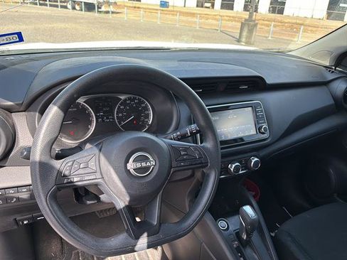 Used 2024 Nissan Kicks S FWD image 9