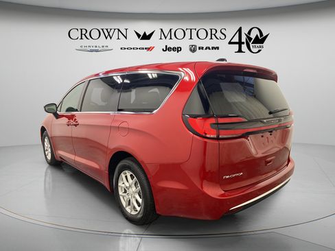 New 2027 Chrysler Pacifica Select FWD image 12