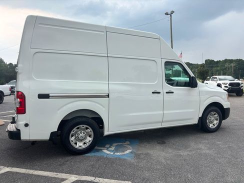 Used 2021 Nissan NV 2500 SV w/ Back Door Glass Package RWD image 16