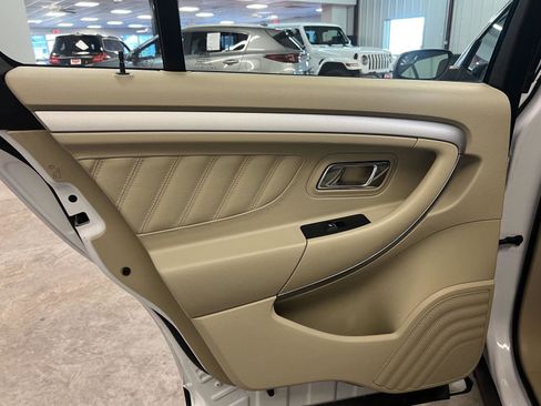 Used 2019 Ford Taurus SE FWD image 25