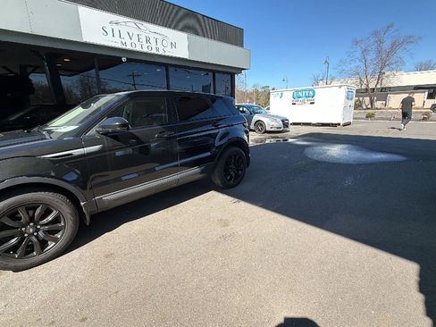 Used 2018 Land Rover Range Rover Evoque image 20