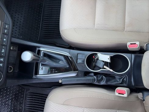 Used 2016 Toyota Corolla LE FWD image 19