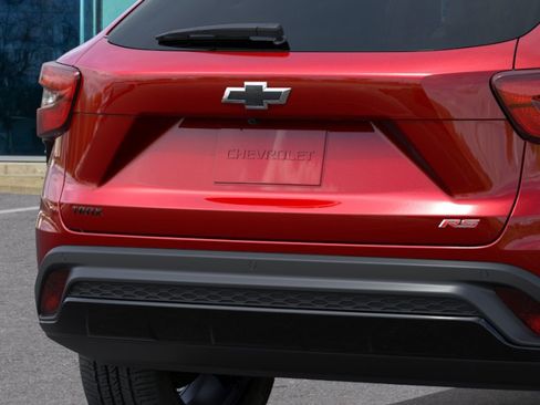 New 2026 Chevrolet Trax RS w/ Sunroof Package FWD image 14