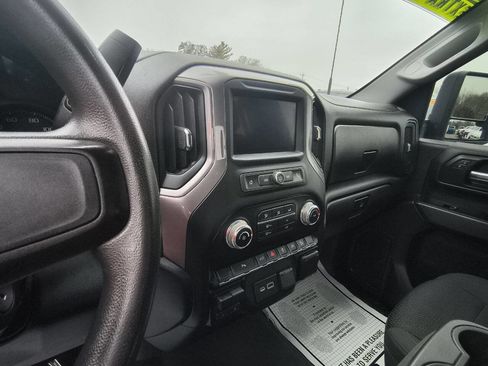 Used 2022 GMC Sierra 2500 Pro w/ Convenience Package image 16