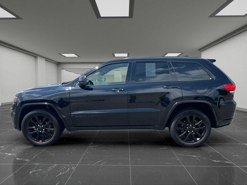 Used 2018 Jeep Grand Cherokee Altitude AWD/4WD image 7
