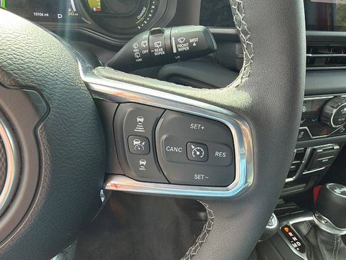 Used 2025 Jeep Wrangler Unlimited Sahara w/ Safety Group AWD/4WD image 28