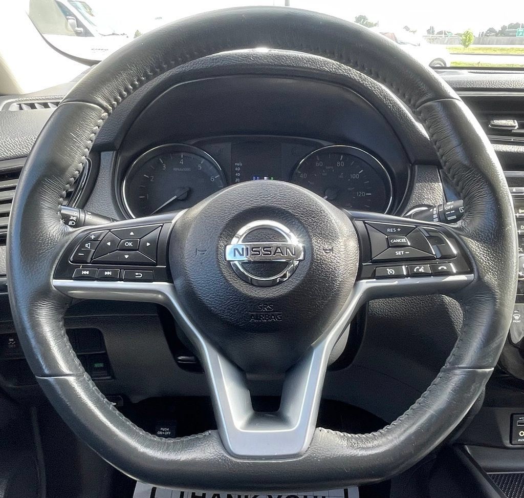 Used 2017 Nissan Rogue SV FWD image 15