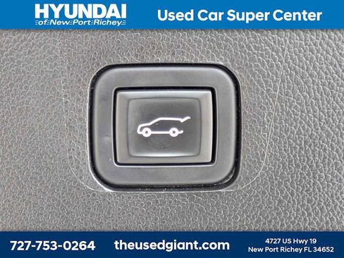 Used 2021 Chevrolet Traverse Premier w/ LPO, Floor Liner Package AWD/4WD image 13