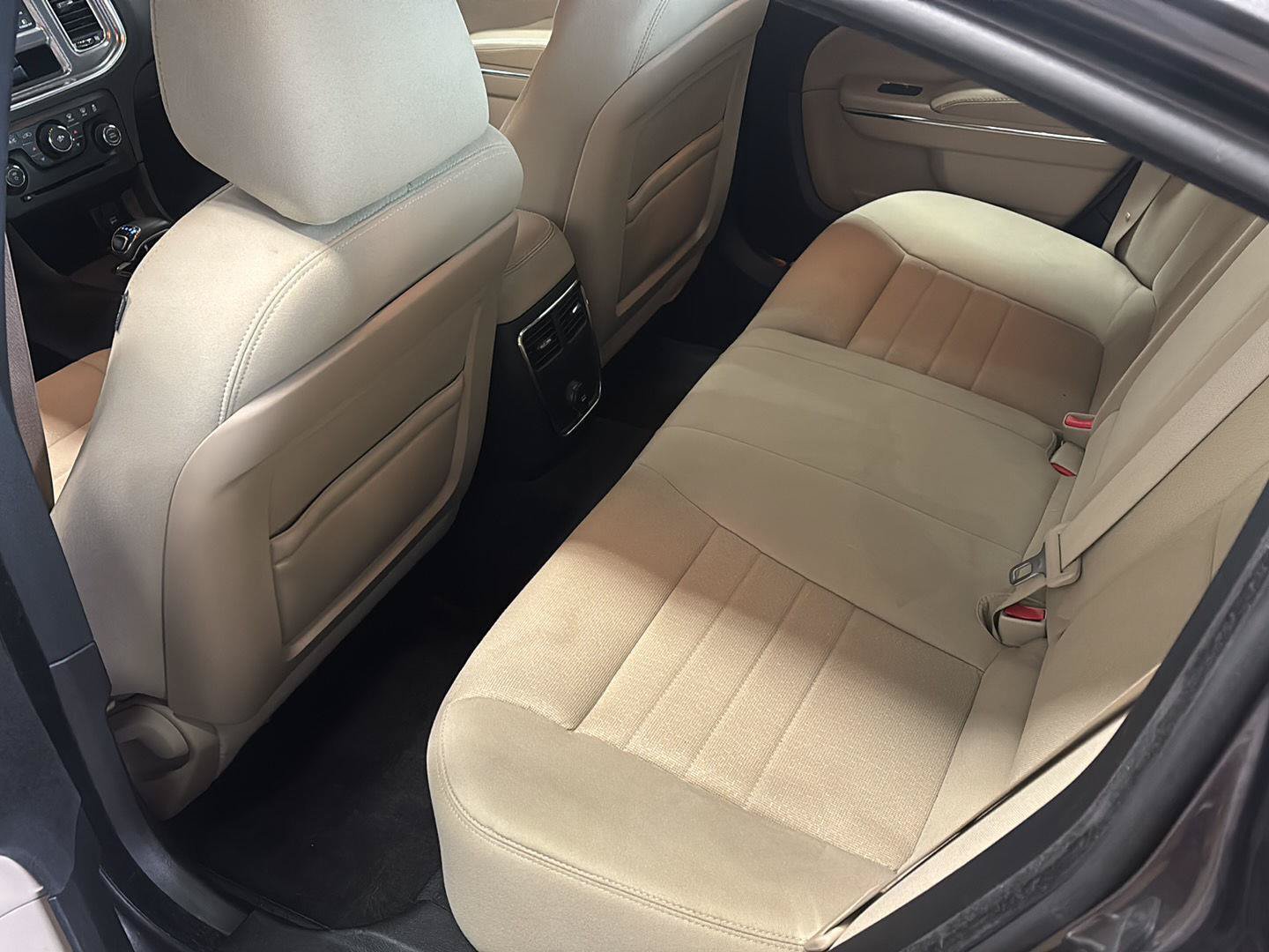 Used 2014 Dodge Charger SE RWD image 6