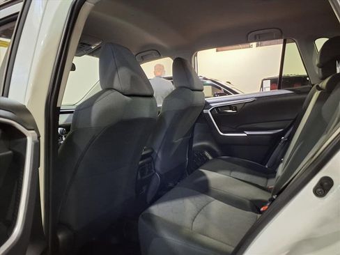 Used 2022 Toyota RAV4 XLE image 21