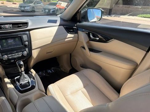 Used 2018 Nissan Rogue SL w/ Premium Package AWD/4WD image 29