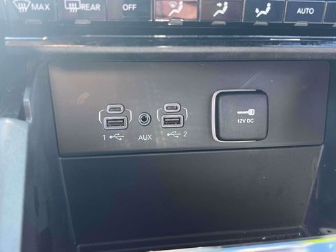 Used 2024 Jeep Grand Cherokee Limited image 14