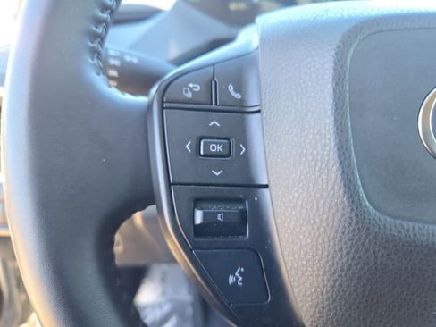 Used 2024 Toyota Prius LE image 22