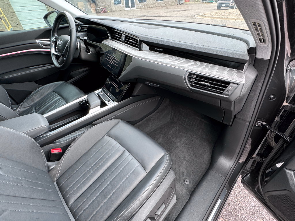 Used 2021 Audi e-tron Premium AWD/4WD image 41
