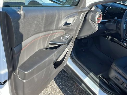 New 2026 Chevrolet Trax RS w/ Sunroof Package image 11