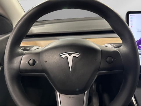 Used 2020 Tesla Model Y Long Range image 21