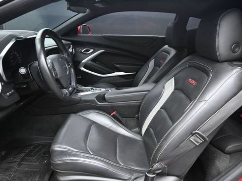 Used 2018 Chevrolet Camaro SS RWD image 12