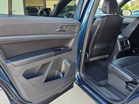 Used 2020 Volkswagen Atlas Cross Sport SE image 15