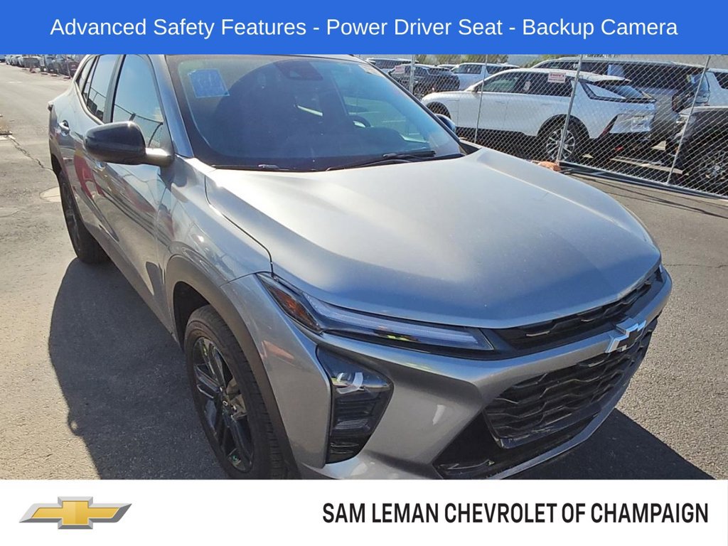 Used 2025 Chevrolet Trax ACTIV w/ Driver Confidence Package FWD image 1