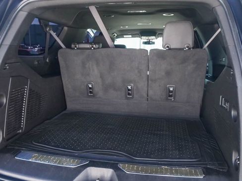 Used 2022 Chevrolet Suburban Z71 w/ Luxury Package image 25