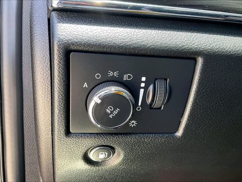 Used 2022 Jeep Grand Cherokee Limited w/ Tech Group RWD image 15