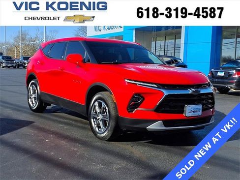 Used 2024 Chevrolet Blazer LT image 1