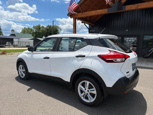 Used 2020 Nissan Kicks S FWD image 6