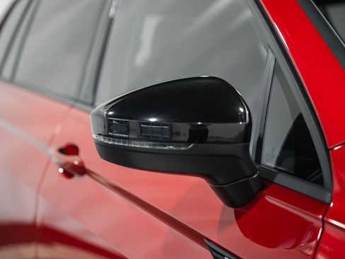 Used 2024 Volkswagen Tiguan SE R-Line image 14