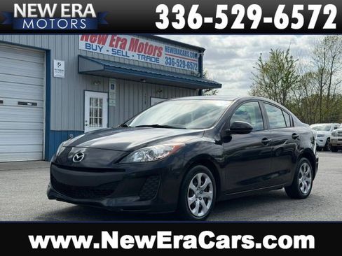 Used 2013 MAZDA MAZDA3 i SV image 1