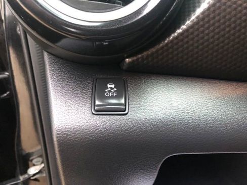 Used 2019 Nissan Kicks SV FWD image 32