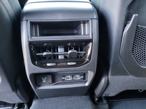 New 2025 Jeep Grand Cherokee Altitude image 10