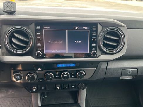 Used 2021 Toyota Tacoma TRD Off-Road image 16