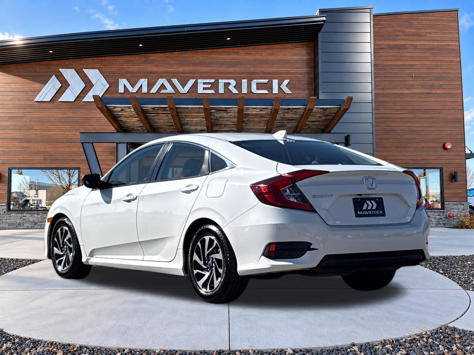 Used 2018 Honda Civic EX image 4