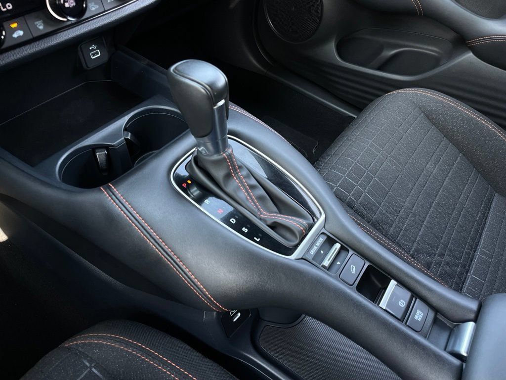 Certified 2025 Honda HR-V Sport image 19