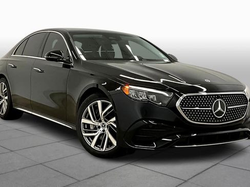 New 2026 Mercedes-Benz E 450 4MATIC Sedan image 2